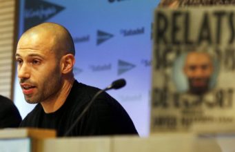 Javier Mascherano, Espor Arenasına Girdi